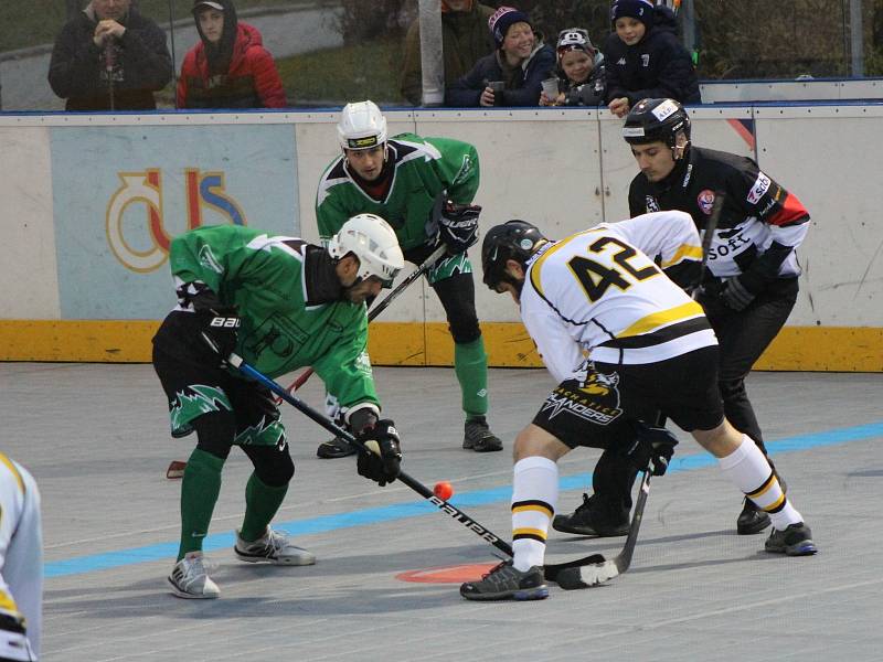 Hokejbalová první liga: HBC Prachatice - Pedagog Č. Budějovice 4:2.