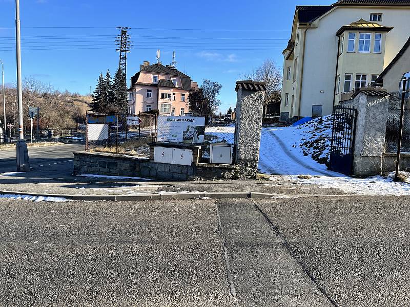 Napojení ulic Boubínská a Karolíny Světlé na hlavní tah silnice první třídy ve Vimperku není bezpečný.