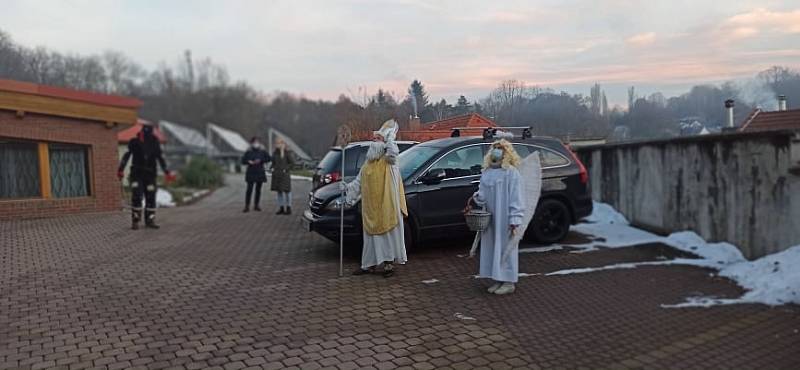 Netoličtí hasiči nezklamali. I letos potěšili obyvatele, i když za přísných opatření.