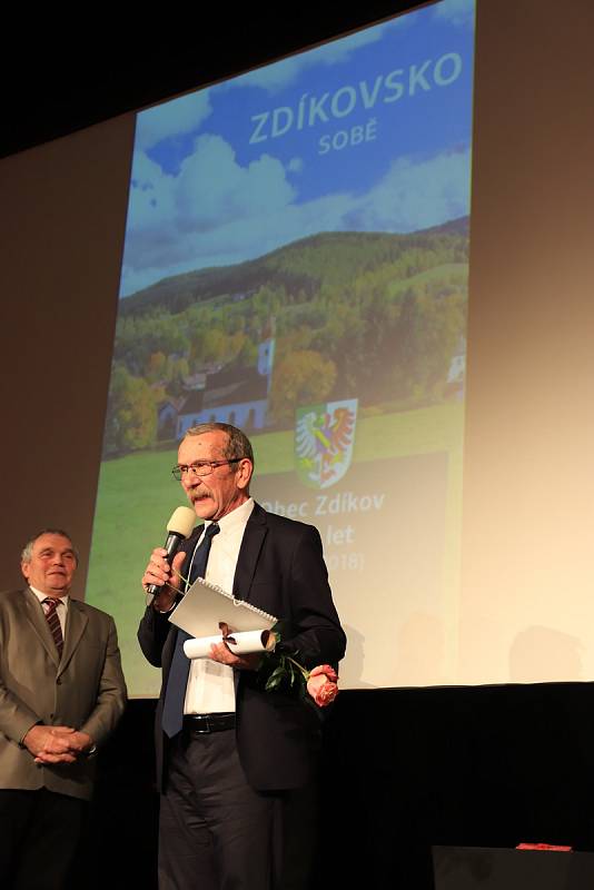 Slavnostní galavečer a vyhlášení cen Festivalu Šumava Litera ve Vimperku. Foto: Leoš Russ