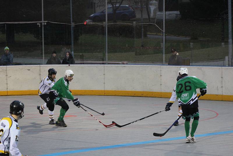 Hokejbalová první liga: HBC Prachatice - Pedagog Č. Budějovice 4:2.