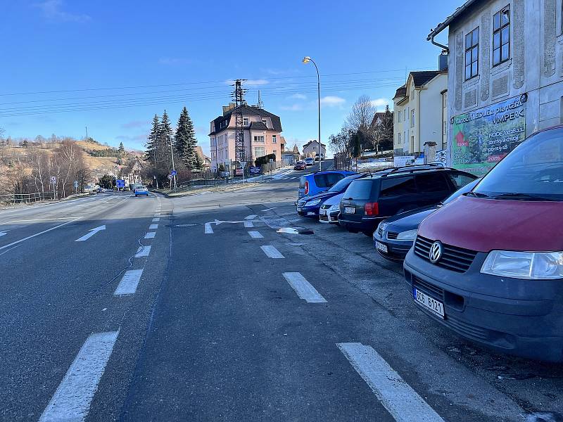 Napojení ulic Boubínská a Karolíny Světlé na hlavní tah silnice první třídy ve Vimperku není bezpečný.