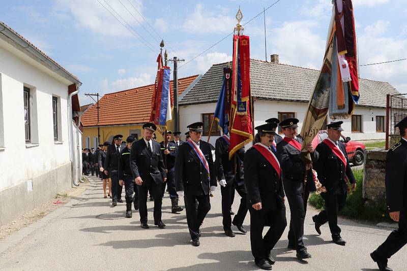 Svatojánská slavnost ve Lhenicích.