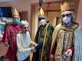 Tři králové přišli do Hospice sv. Jana N. Neumanna v Prachaticích.