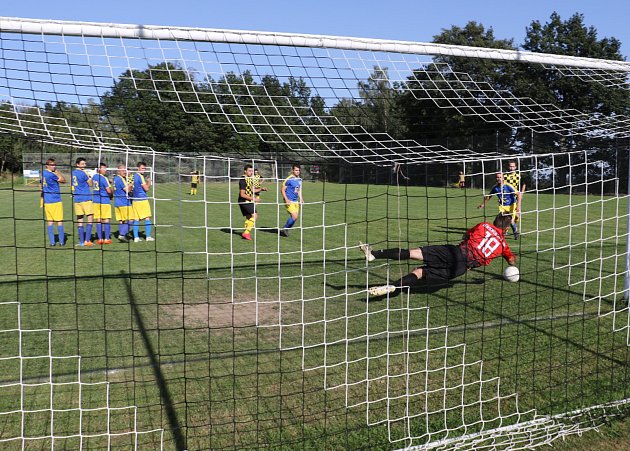 Fotbalová OS Prachaticka: Nebahovy - Strunkovice B 5:2.