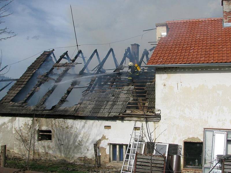Požár stodoly v Mičovicích