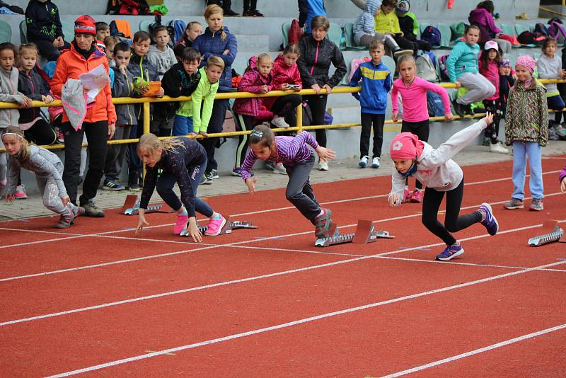 Děti z prvního stupně ZŠ absolvovaly okresní atletickou olympiádu.