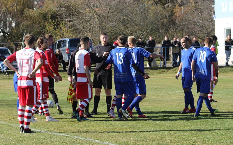 Fotbalová I.B třída: Husinec - Lhenice 1:2.