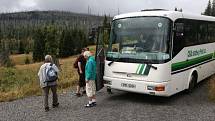 V rámci programu Dostupná Šumava vyváží NP Šumava lidi se sníženou mobilitou a seniory do přírody.