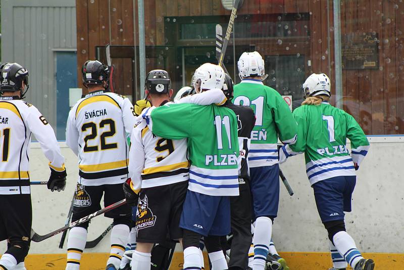 Hokejbalová 1. liga: HBC Prachatice - HBC Plzeň B 2:4.