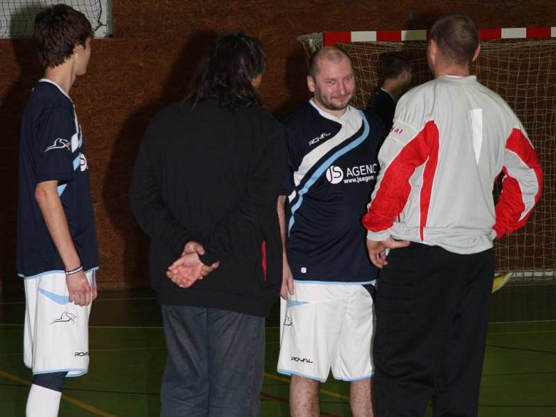 V sobotu 17. ledna se ve sportovní hale v Prachaticích odehrály zápasy krajského finále Českého poháru futsal sálové kopané. Foto z utkání Strabag  PT – FC Tex Color.