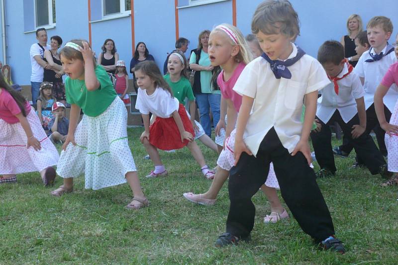 Budoucí školáci se loučili s mateřskou školou v Zahradní ulici.