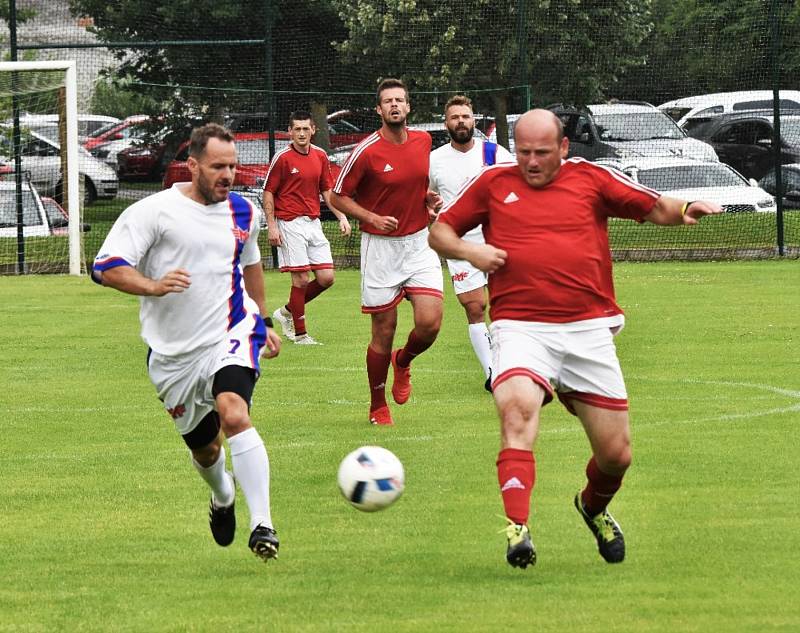 Strunkovická fotbalové exhibice znovu potěšila všechny milovníky sportu i zábavy.