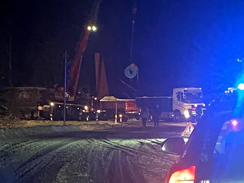 Kvůli nehodě kamionu na německé straně hraničního přechodu ve Strážném se tvoří dlouhé kolony.