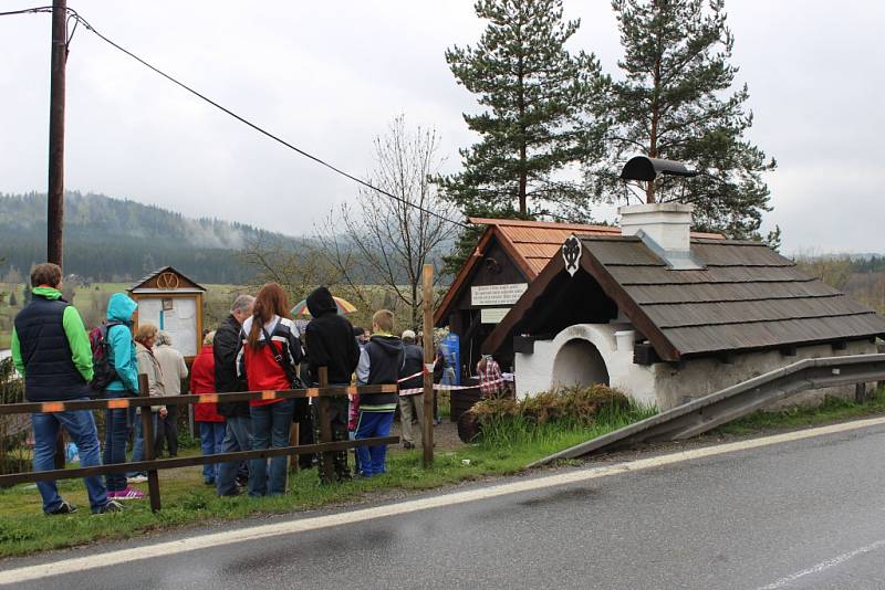 První letošní pečení chleba v Lenoře.