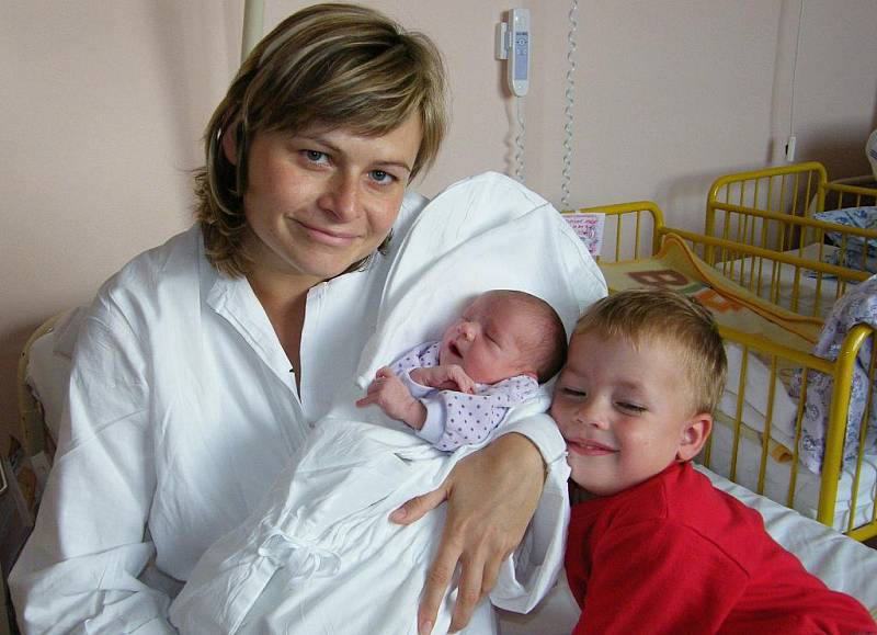 Amálie Kudýnová se v prachatické porodnici narodila 27. října 2011 v 15.25 hodin. Holčička vážila 3100 gramů a měřila 49 centimetrů. Rodiče Marie Jirková a Robert Kudýn jsou z Borových Lad. S malou sestřičkou se nechal vyfotografovat i tříletý Robert.