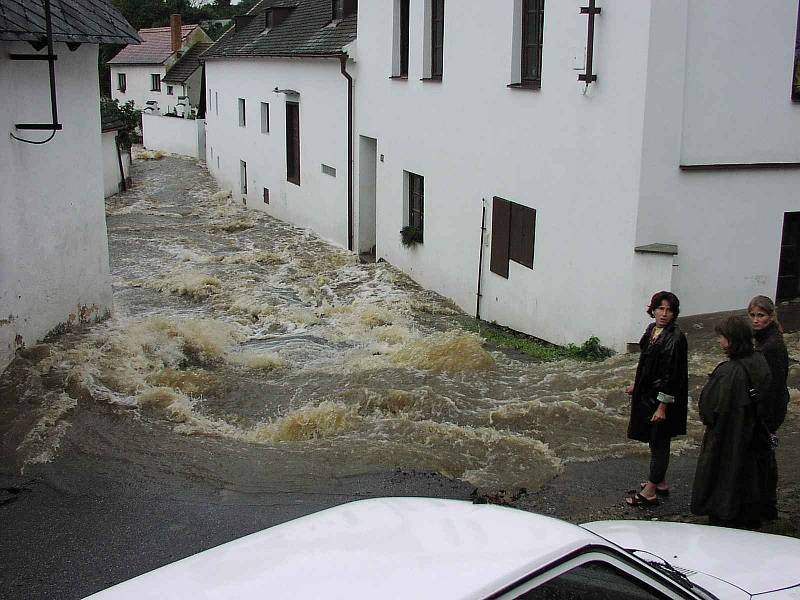 Povodně na Prachaticku rok 2002. Letos uplyne 20 let.