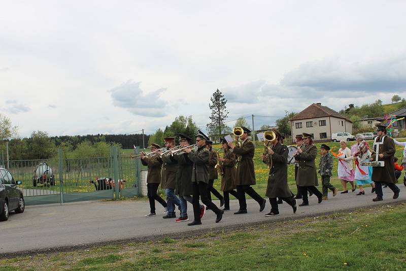 Zbytinský tradiční prvomájový průvod.