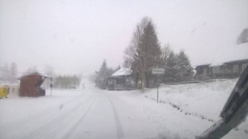 Zasněžená Šumava na konci dubna.