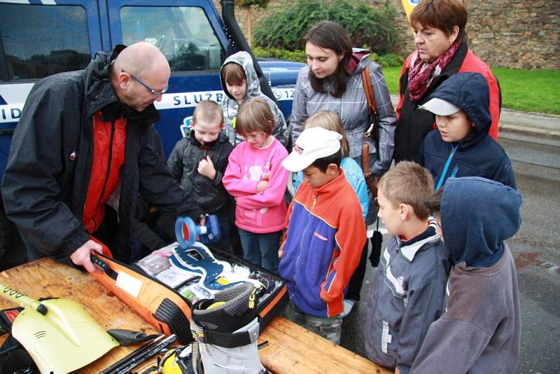 Oblastní spolek českého Červeného kříže uspořádal v pondělí v Prachaticích ve spolupráci se složkami integrovaného záchranného systému Den branné přípravy.