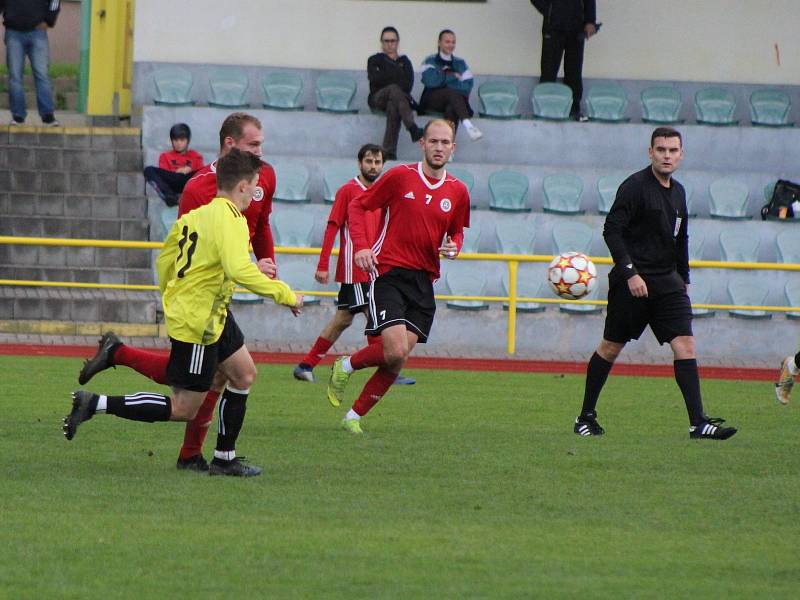 Fotbalový KP: Tatran Prachatice - Trhové Sviny 1:5 (0:3).