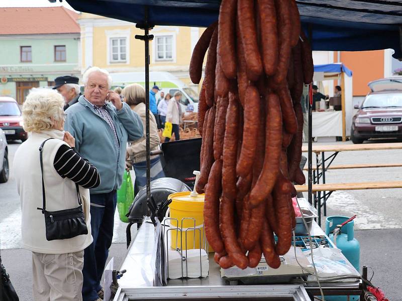 Jarmark sv. Jiljí ve Lhenicích nezkazilo ani deštivé počasí.