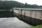 Průtok vody Husineckou přehradou ve čtvrtek 30. června v 7 hodin ráno.