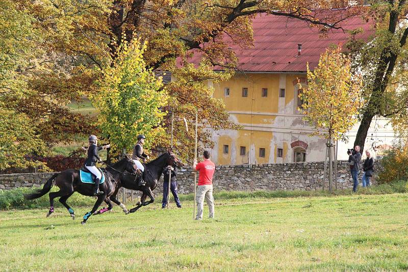 Hubertova jízda 2019 na zámku Skalice v Bohumilicích. Foto: Deník/Nikola Beranová