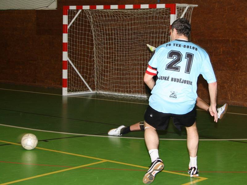 V sobotu 17. ledna se ve sportovní hale v Prachaticích odehrály zápasy krajského finále Českého poháru futsal sálové kopané. Foto z utkání Strabag  PT – FC Tex Color.