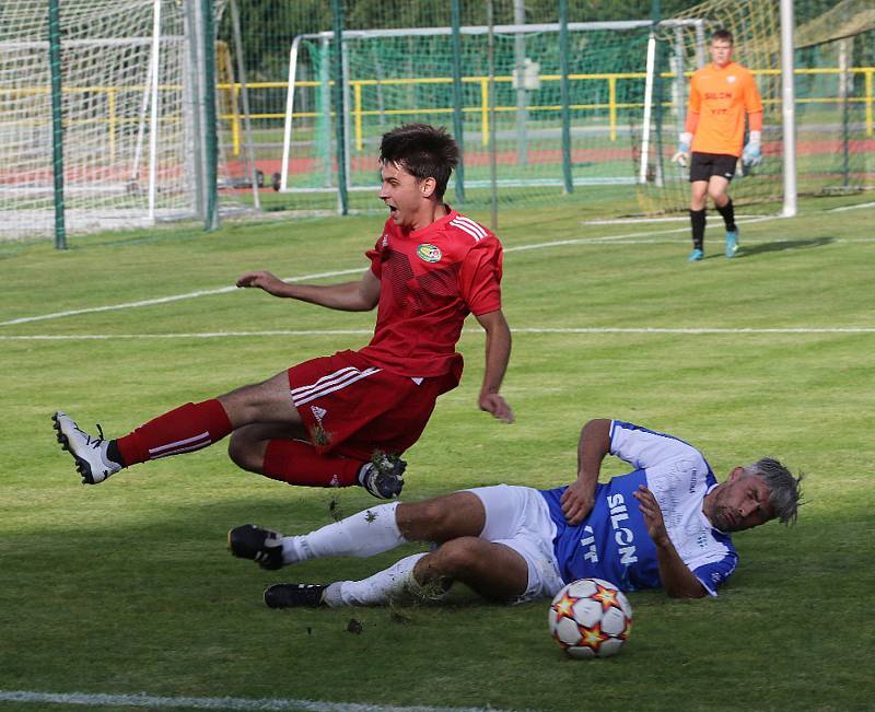 Fotbalový KP: Tatran Prachatice - Táborsko B 1:3 (0:2).