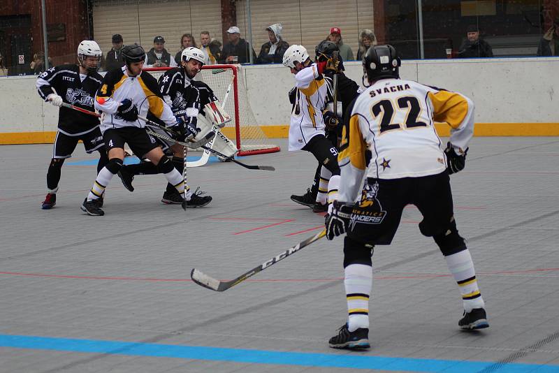 Hokejbalisté HBC Prachatice porazili Svítkov Stars Pardubice 5:2 a jsou ve čtvrtfinále play off.