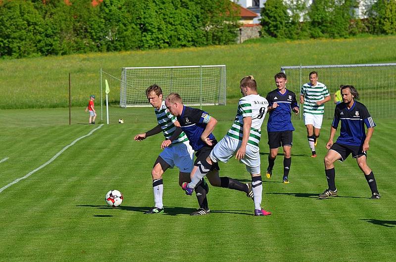 Vacovští fotbalisté hráli hodinu v oslabení a lídrovi tabulky z Dražic podlehli 1:4.