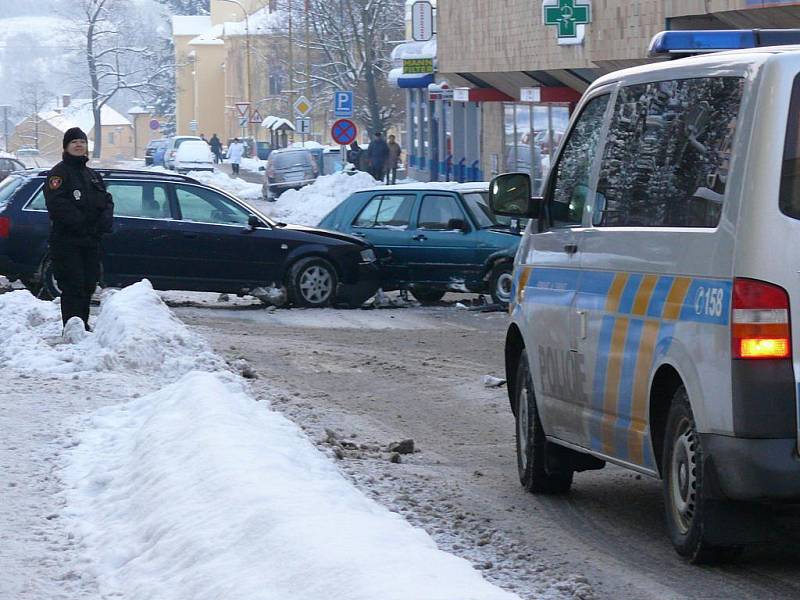 Úterní nehoda v prachatické Vodňanské ulici.