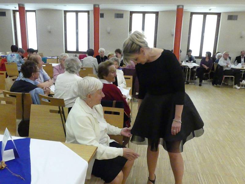 Pořadatelem letošního seniorského bálu se stala Městská organizace Svazu důchodců Prachatice. Zhostila se své nové role na výbornou.