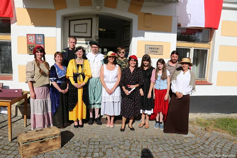 Vědomostní hru, čtení pasovacího glejtu a dobrou zábavu si užili Čkyňští při obecních oslavách.