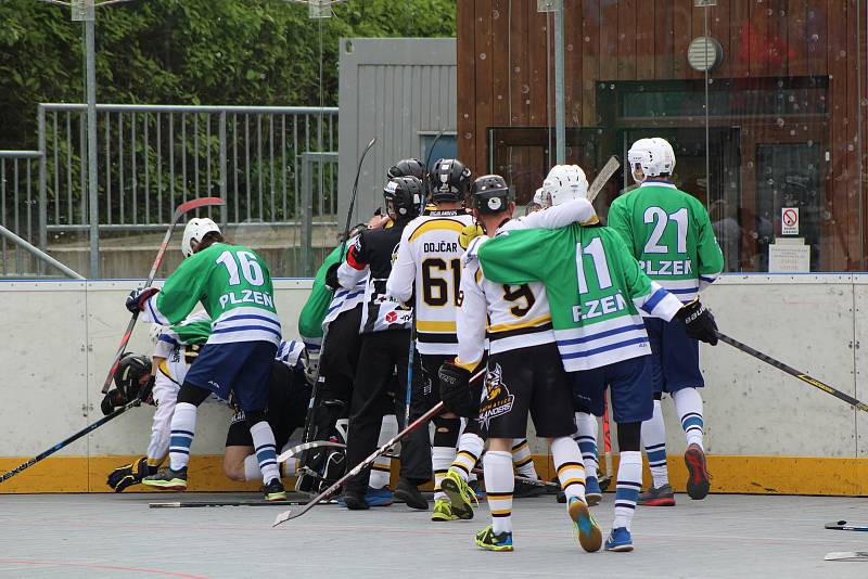 Hokejbalová 1. liga: HBC Prachatice - HBC Plzeň B 2:4.