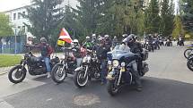 Motorkáři z Prachatic a jejich kamarádi z celé republiky zavřeli v sobotu 7. října silnice. Jízdou podpořili prachatický Hospic sv. Jana N. Neumanna.
