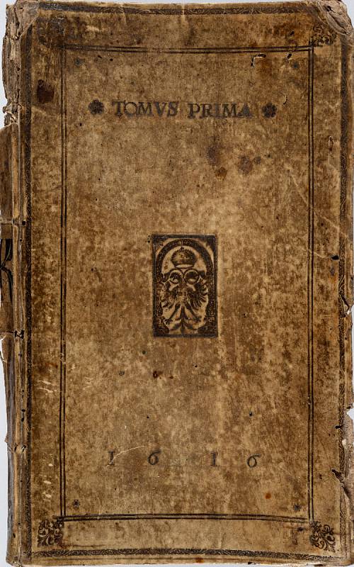 Jacob Typotius (1540 – 1601) a Anselm Boetius de Boodt (1550 – 1632): Symbola Divina & Humana Pontificum Imperatorum Regnum … Tomus Primus, kniha s vazbou datovanou letopočtem 1616, vydána v Praze v roce 1601 (soukromá sbírka v ČR). Foto: Stanislav Vaněk