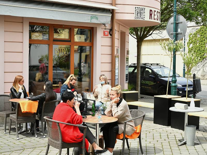 Otevřené zahrádky u restaurací na Berounsku.