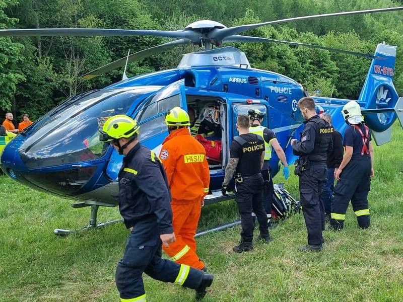 Zásah záchranářů po pádu ženy u Bubovických vodopádů nedaleko Karlštejna.