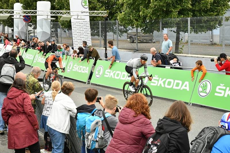 První ročník cyklistického závodu pro veřejnost L'Etape by tour de France.