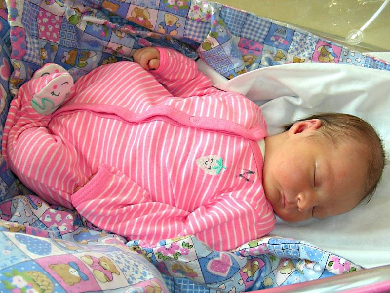 CHARLOTTE Sieglová, prvorozená dcera manželů Michaely a Martina se narodila 5. dubna 2018. Holčička se mohla po příchodu na svět pochlubit pěknou váhou 3,97 kg a mírou 52 cm.