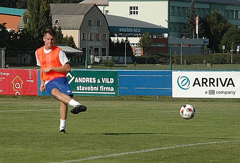 Písek zaskočil Králův Dvůr na jeho hřišti, Cábelicí doma padli 0:1.