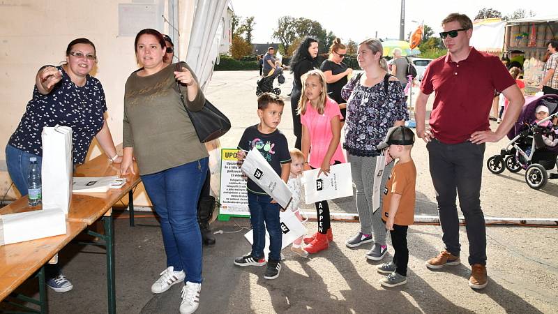 Ze setkání s názvem Zámecké tvoření na téma Hrátky se zvířátky v Králově Dvoře.