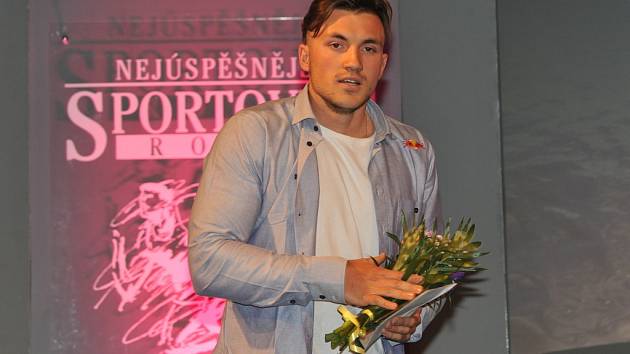 MARTIN FUKSA převzal během slavnostního vyhlášení nejúspěšnějších středočeských sportovců hned dvě ocenění.