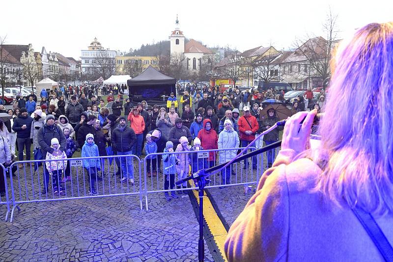 Z benefičního koncertu pro Ukrajinu na Husově náměstí v Berouně.