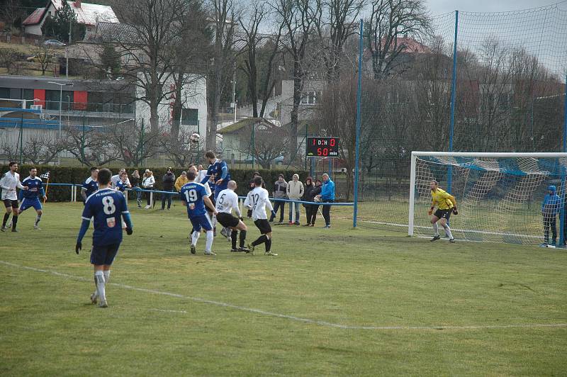 Fotbalový krajský přebor: FK Komárov - TJ Sokol Nespeky 2:0 (1:0).