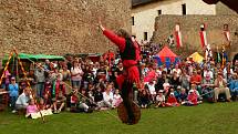 Dobové slavnosti na Točníku patří mezi vyhledávané akce, loni na hrad za dva dny dorazily tři tisícovky návštěvníků.