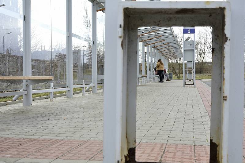 Na autobusovém nádraží v Berouně.