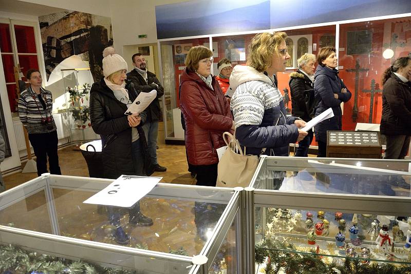 Na starém zámku v Hořovicích koledy zazpívaly děti z pěveckého sboru Základní umělecké školy Josefa Slavíka Hořovice.